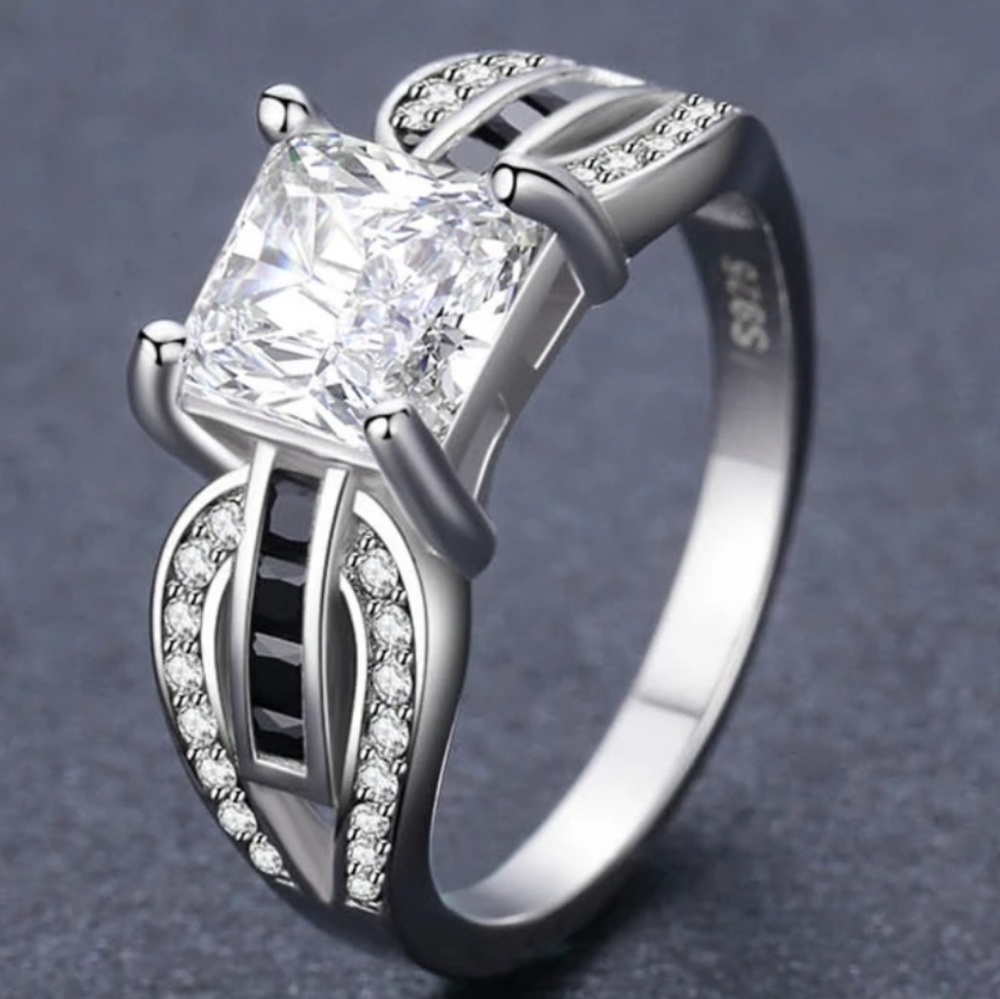 NWOT Cz Engagement Ring Size 6